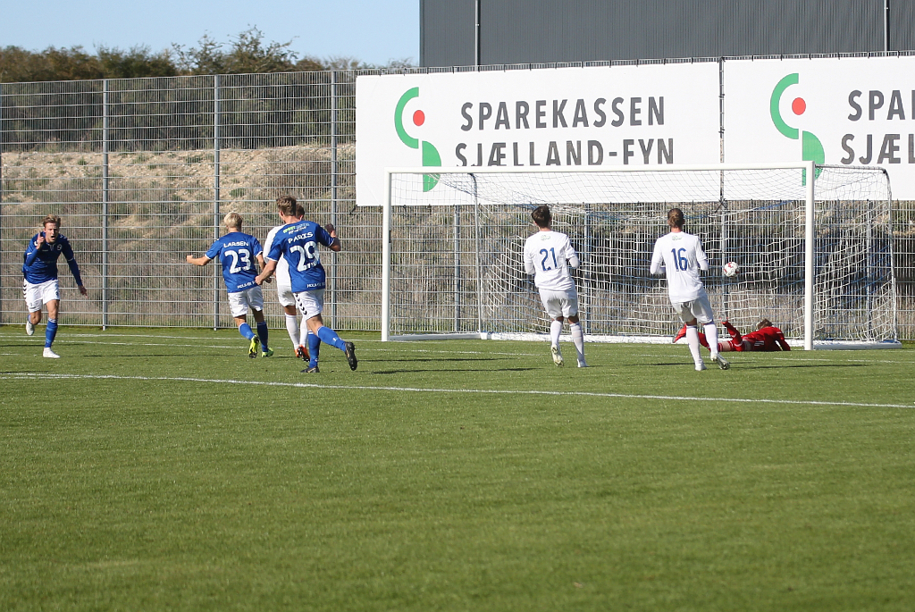 Rasmus Suhr Petersen udligner til 1-1 på straffe. Foto: Rolf Larsen