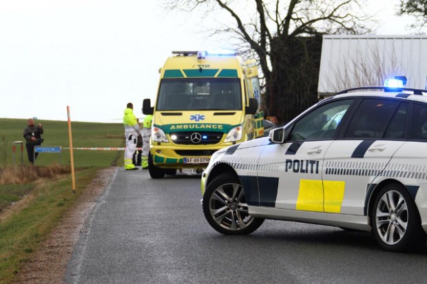 En cyklist blev dræbt lørdag eftermiddag i et færdselsuheld på Aggersvoldvej. Foto: Skadestedsfotograf.dk - Johnny D. Pedersen.