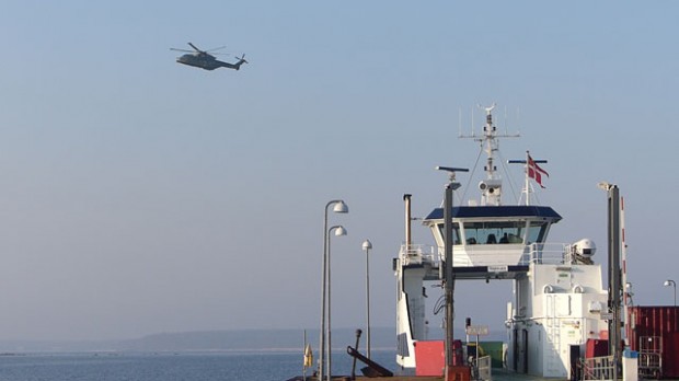Søværnets Operative Kommando sendte en redningshelikopter til Orø for at deltage i eftersøgningen af en eller flere bådtyve. Foto: Jesper von Staffeldt.