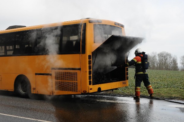 Onsdag formiddag udbrød der brand i motorummet på denne bus. Foto: Alex Christensen.