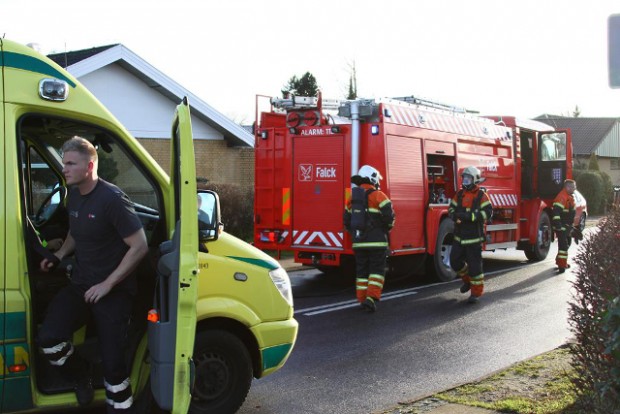 Ambulance og brandvæsen blev søndag sendt til Byvænget i Jyderup. Foto: Skadestedsfotograf.dk - Johnny D. Pedersen.