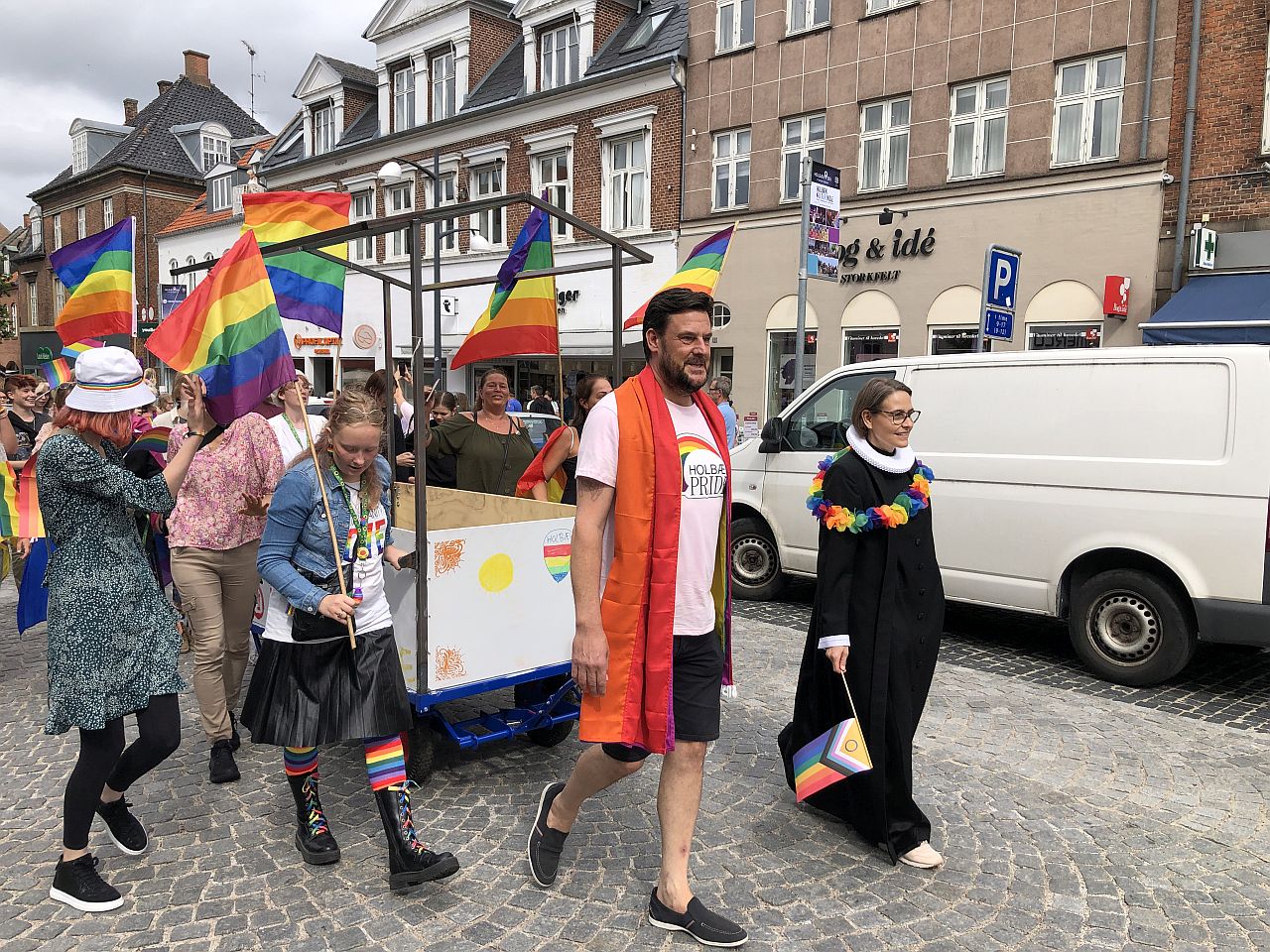 orientering tyk En god ven Fotos og video: Pride parade i Holbæk – Holbaekonline.dk