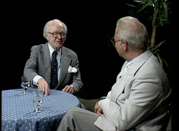 Aage Stentoft i studiet med Søren Wolstrup hos TV Holbæk i 1989.  PRfoto.