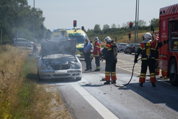Brand i bil på Omfartsvejen Foto:Michael Johannessen.