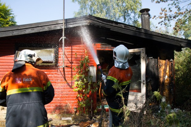 Tirsdag eftermiddag brændte i en sommerhus på Tuse Næs Foto: Michael Johannessen.