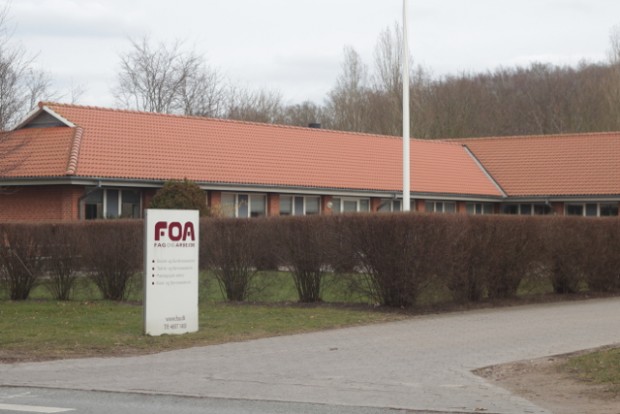 Selvom fire afdelinger af FOA - herunder afdelingen i Holbæk - nu slår sig sammen til én stor, så vil der stadig være kontor her i Holbæk. Foto: Rolf Larsen.