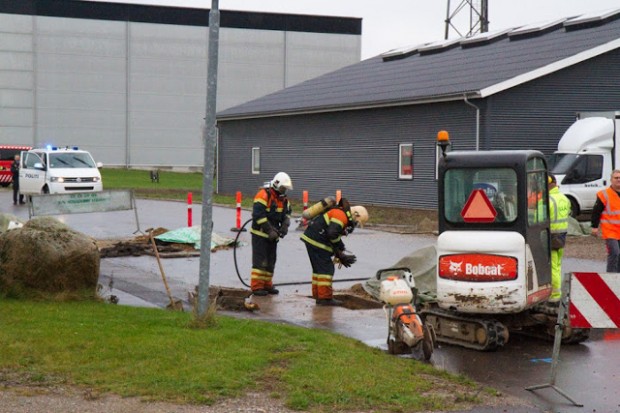 En gasledning blev gravet over i Regstrup torsdag formiddag. Foto: Michael Johannessen