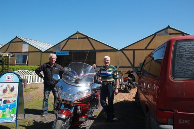 Klar til start : Orø rundt på en GoldWing motorcykel.