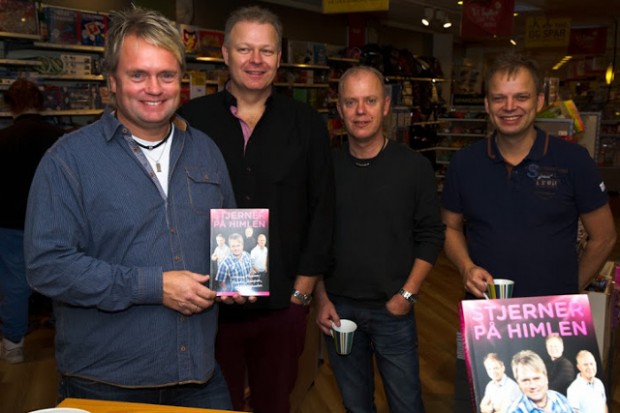 Kandis med deres nye bog "Stjerner på himlen". Foto: Michael Johannessen.