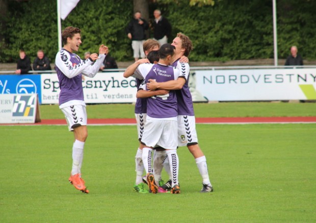 Der var glæde på Nordvest FC, da holdet søndag slog SC Egedal 4-0. Foto: Rolf Larsen.