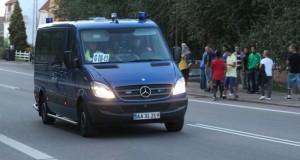 Politiet sørgede for, at Brøndbys fans kunne komme ugeneret hjem efter pokalkampen i 2012. Foto: Rolf Larsen.