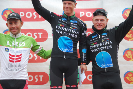 Martin Pedersen (midt.) vandt Postcup 2012 3. afdeling ved Tølløse. Foto: CyclingWorld.dk