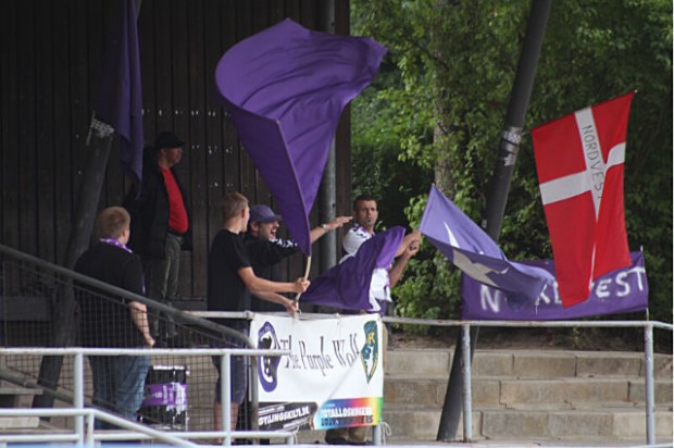 Nordvest FC fanklubben The Purple Wolf diskuterer navneskifte. Arkivfoto: Rolf Larsen.